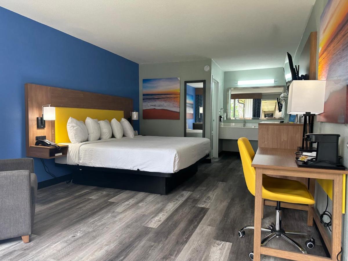 Days Inn & Suites By Wyndham Jennings Esterno foto
