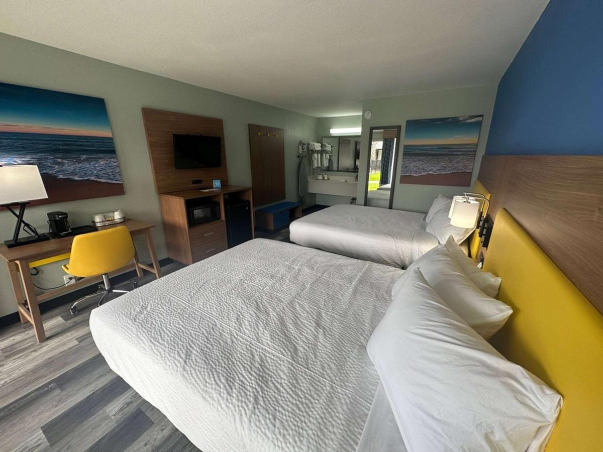 Days Inn & Suites By Wyndham Jennings Esterno foto