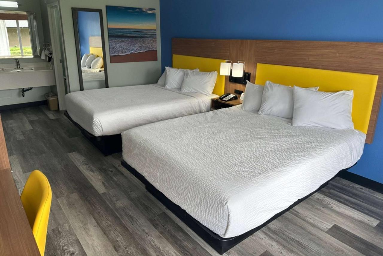 Days Inn & Suites By Wyndham Jennings Esterno foto