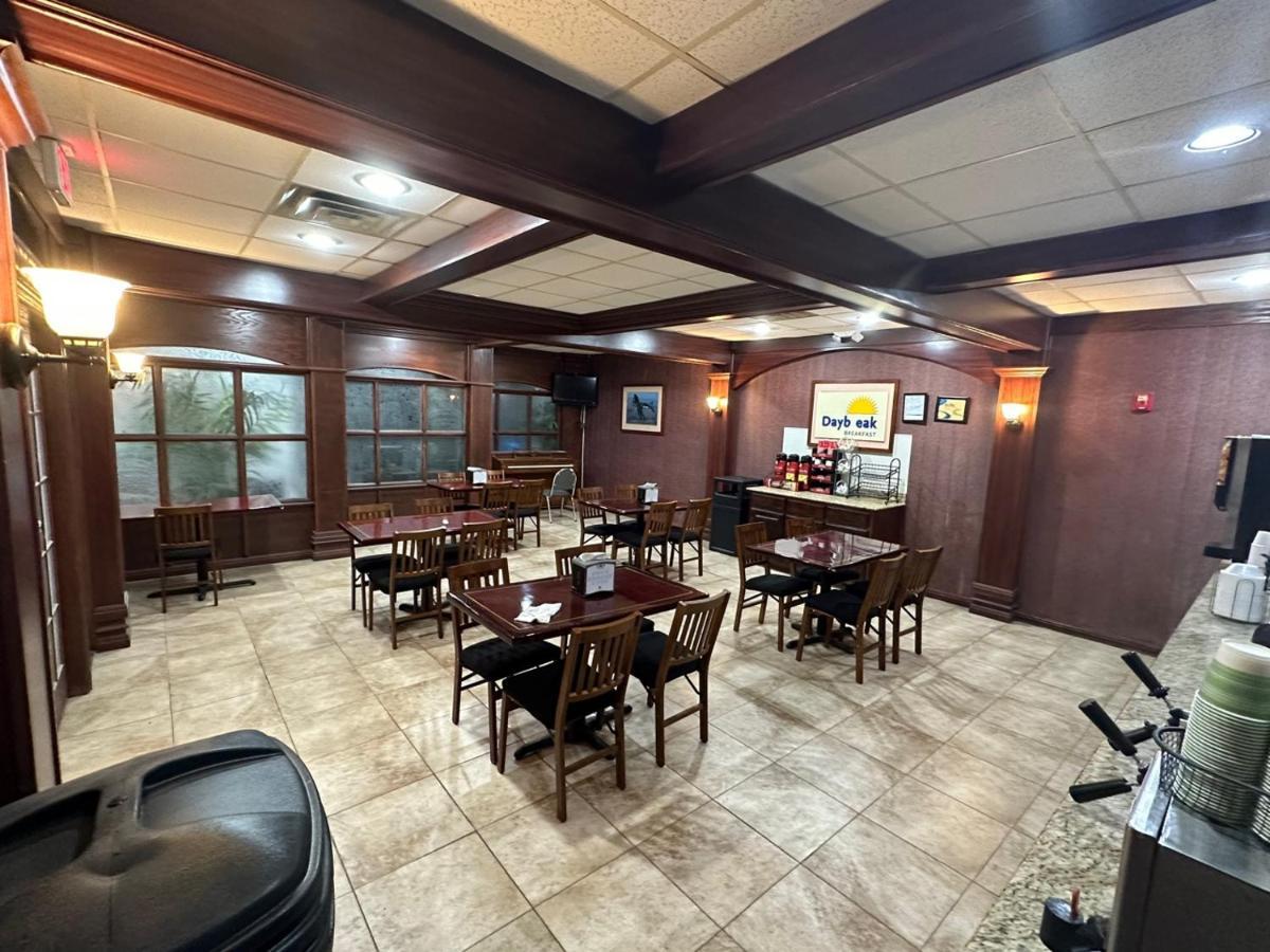 Days Inn & Suites By Wyndham Jennings Esterno foto