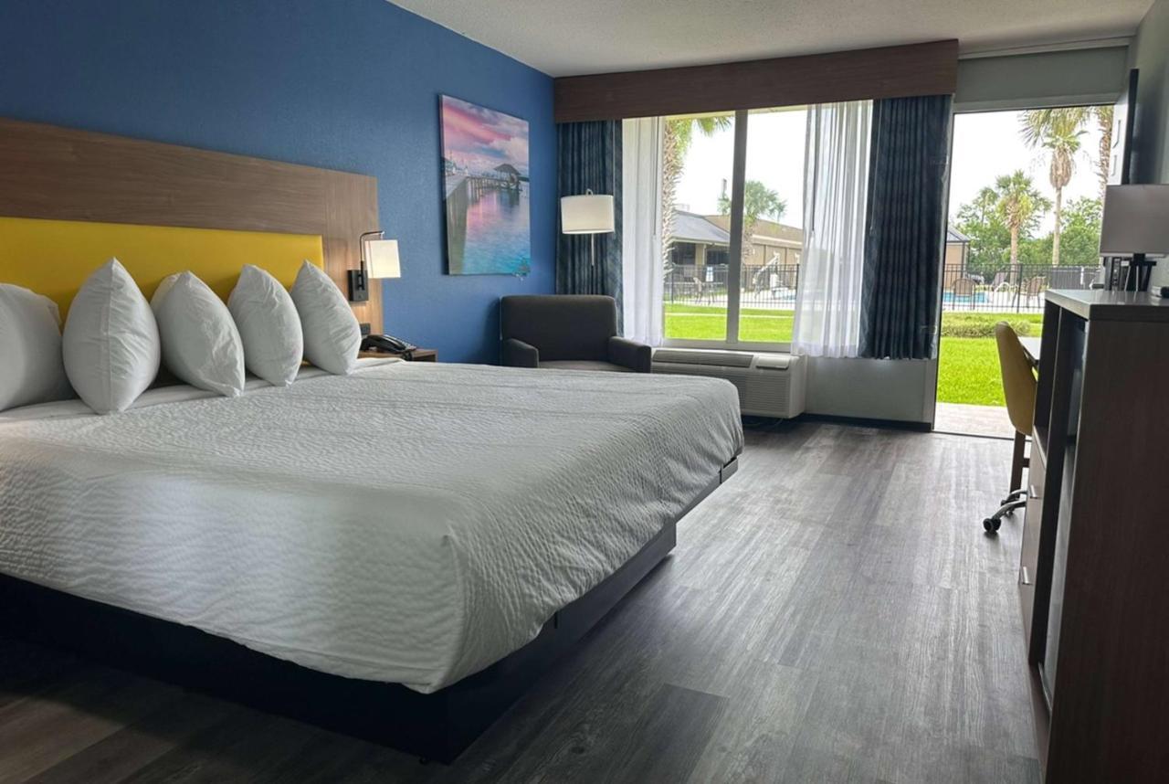 Days Inn & Suites By Wyndham Jennings Esterno foto