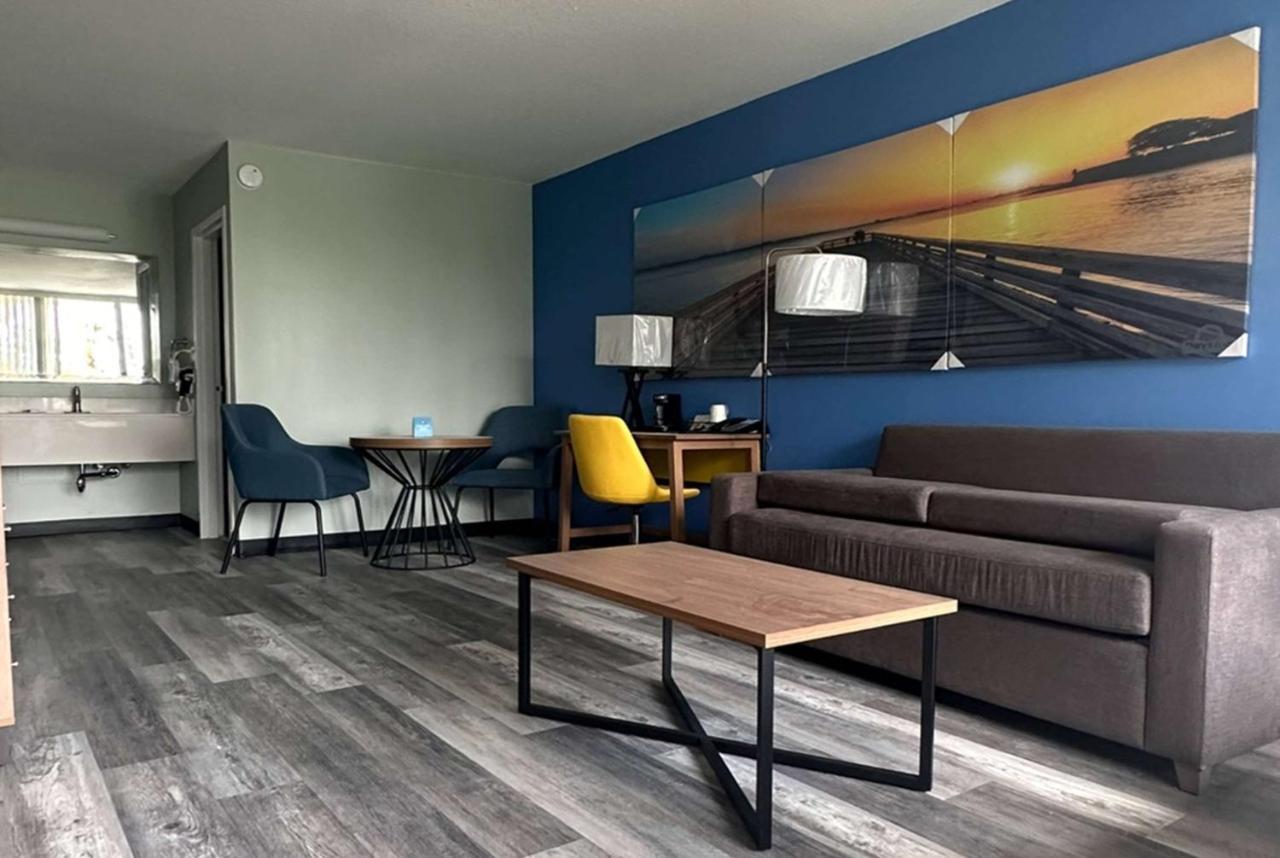 Days Inn & Suites By Wyndham Jennings Esterno foto