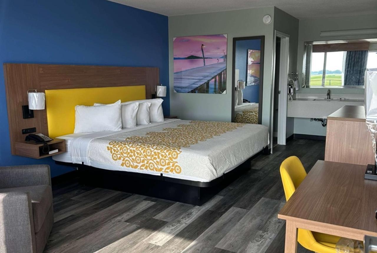 Days Inn & Suites By Wyndham Jennings Esterno foto