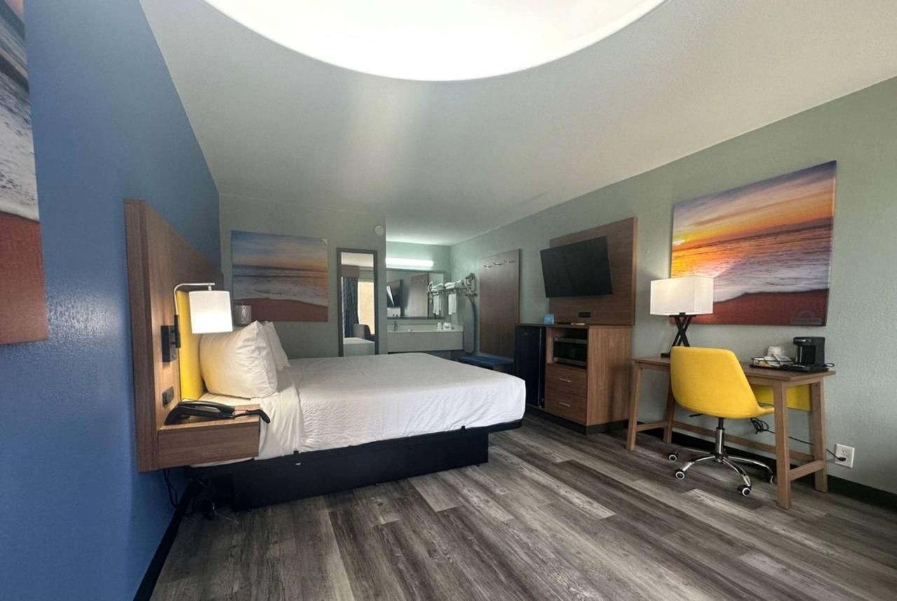 Days Inn & Suites By Wyndham Jennings Esterno foto