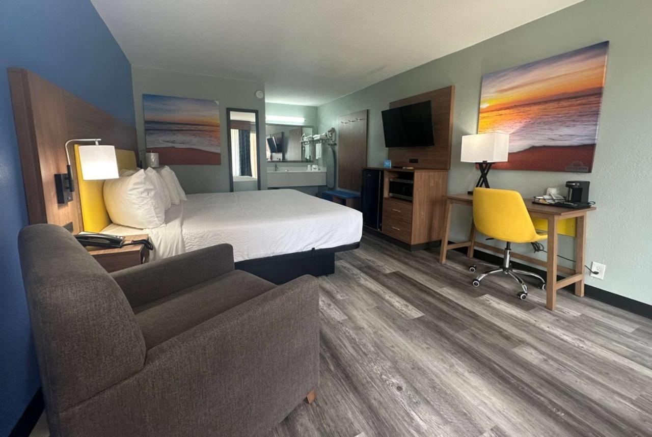 Days Inn & Suites By Wyndham Jennings Esterno foto